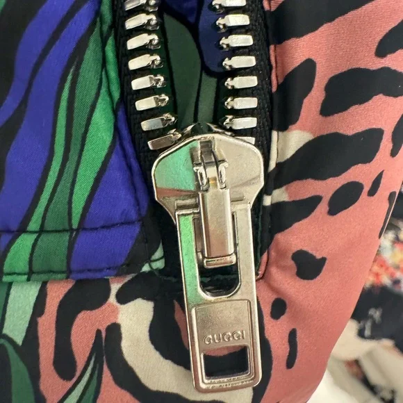 Gucci Jacket Multicolor Reversible
Bomber Poncho / jacket  Leopard Animal Print - Picture 3 of 16